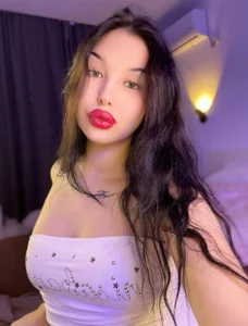 m1sss1nful The quiet ones in the front are always the loudest from behind. Foto 5