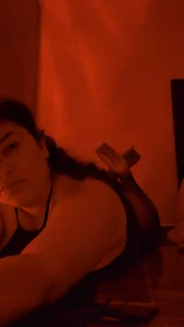 JANNAH_MARTINEZ Neón  5. fénykép