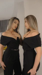 RebeccaHudson PLAYING IN THE MIRROR Immagine 