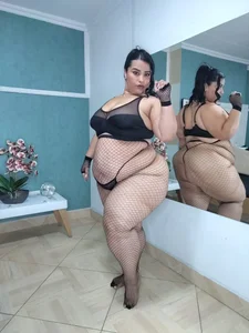 Clarigil Can you handle this big, appetizing girl? Hình 3