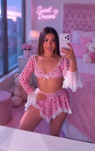 Ivanna_West Between innocence and temptation 🌸 Pic 3