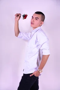 Rowan_Cley 🖤 I switch roles like I change positions... often รูป 