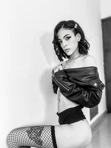 LilitRobins B&W Bilde 5