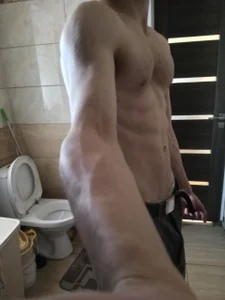 KaelNox In a married woman's bathroom when she need a little help at home Pic 2