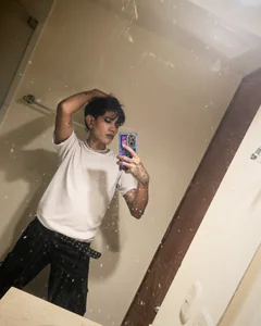 andrew_uwu_ kullanıcısının I love who I am albümü -  6 fotoğraf