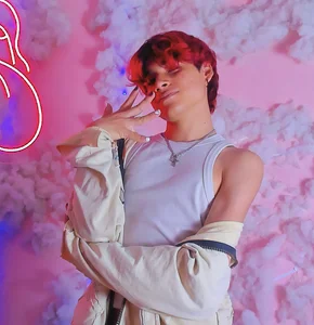 Leo_Glow Relaxed, bright and dangerously attractive Immagine  2