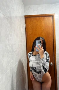 honey_fox7 Public  4টি ছবি