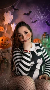 🎃 Too Cute to Be Scary, Too Hot to Ignore 🔥 od Vic_Taylor  3 snímek