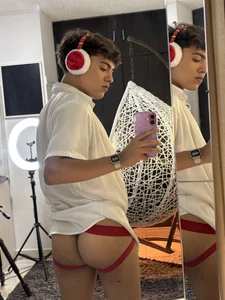 Thristan_Leones Public Immagine  5