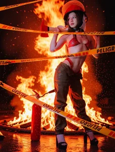 IsabellaMorettiX On Fire Foto 4