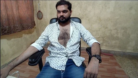 Kinky_Kumarr kullanıcısının Shirt unbutton hairy chest albümü -  fotoğraf
