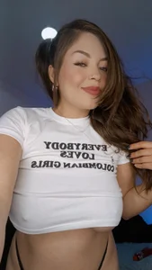 ale_blossom everybody love colombian girls Pic 5