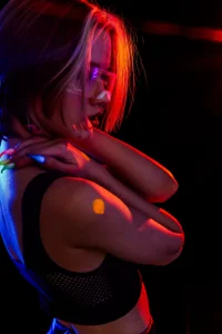 Neon doesn't lie. Neither do these photos💜 de CelesteColao Foto 5