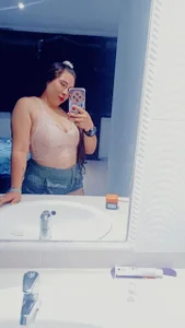 Nahoomy_Rouse_ Public зображення