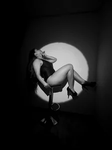 sasha_roldann: DARKNESS REVEALS WHAT LIGHT TRIES TO HIDE🖤 ( фото)