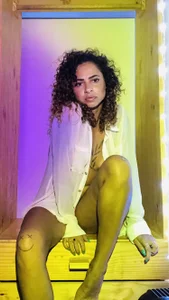 Aria_Fenice Oiê টি ছবি