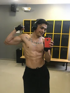 Brunocuttie94 Public  8টি ছবি