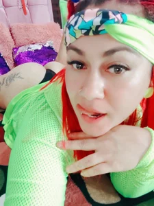 AliceFox_Milf Take off my clothes, I'll take them off you. Pic 3