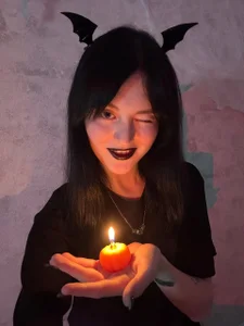 Trick or Tease... Which One Do You Want? od FakeLamb  4 snímek