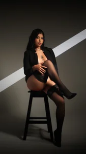 MelodyCarsson Power in Heels 🖤 Pic 3