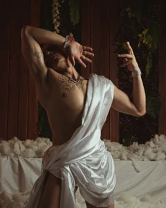 Dustin_Sonne For you who are in my profile🖤🤍 Pic 2