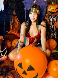 Emily_Beltonn kullanıcısının your wonder woman albümü -  fotoğraf