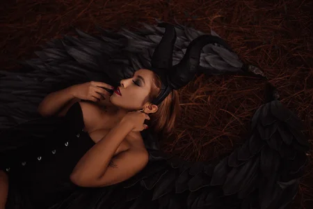 AlessiaLondon Unleashing a little dark magic 🦇✨ Halloween 𝟚𝟘𝟚𝟜 Pic 7