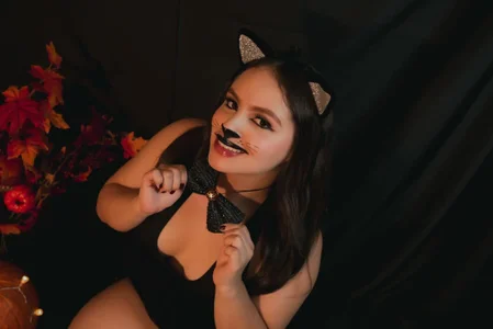 Tayler_Kim Halloween🎃 Pic 2