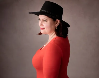 PlayfullMature style Pic