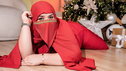 oksaana_arabic Red Dress Season ❤️ Pic 3