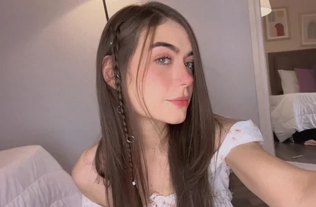 AlannaRussell_ Public Hình 6