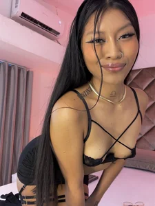 nakamura_sam My ass looks better in black, what do you think? 🍆🍑👀 Pic 2