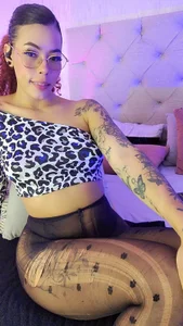 Pamelamiler__: Imnotic💥 ( 4 фото)