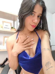 EmmiShery Naughty hot зображення