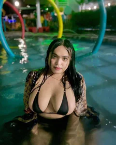 YourWildest_MistressMegan LETS GET WET ! Poză