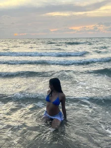 ayla_lux kullanıcısının My skin is glowing under the sun 🏖️ albümü -  6 fotoğraf