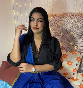 lakshmiraniiiのBlue Sariの枚の写真