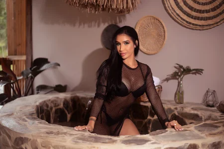 NickyLawson Join me in my jacuzzi? Pic 3