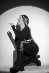 AlliceLover Look at this incredible style Pic 4