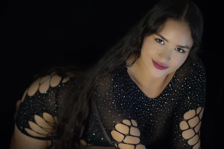 chloe_blomm Curves of Temptation Immagine  8