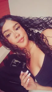 AlanaMartinez_PinkPublic Bild 5