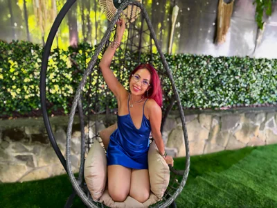 DirtyMature Just a redhead and in her blue dress ✨ Bilde 3