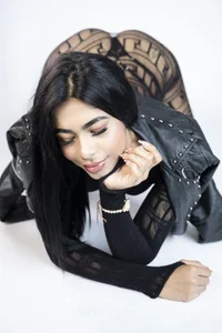 MeganLowellのRude girlの 2枚の写真