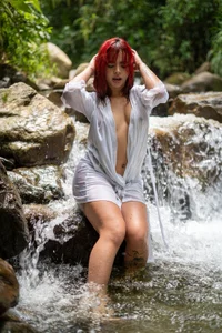 AuroraWishes river is not more wet than me for sure 🥵💦 Bilde 3