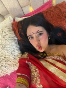 _tamara_priya_ ❤️‍🔥 Red to light your desires... do you dare to look at me a little more? 😈💋 Billede 6