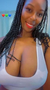 Sara_Marks: Public ( 2 фото)