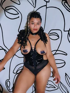 All yours de Selket11  5 photos