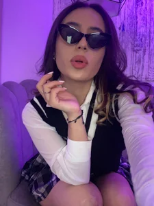 AbyThompson Your schoolgirl Bilde 4