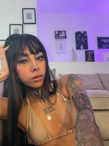 cassie_miss kullanıcısının Goddess look and irresistible charm... 💋🐍 Are you ready to fall under my spell? 🔥 albümü -  8 fotoğraf