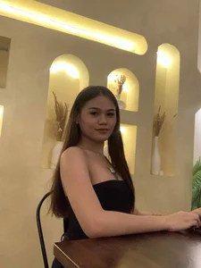 OliviaPresic Public Pic